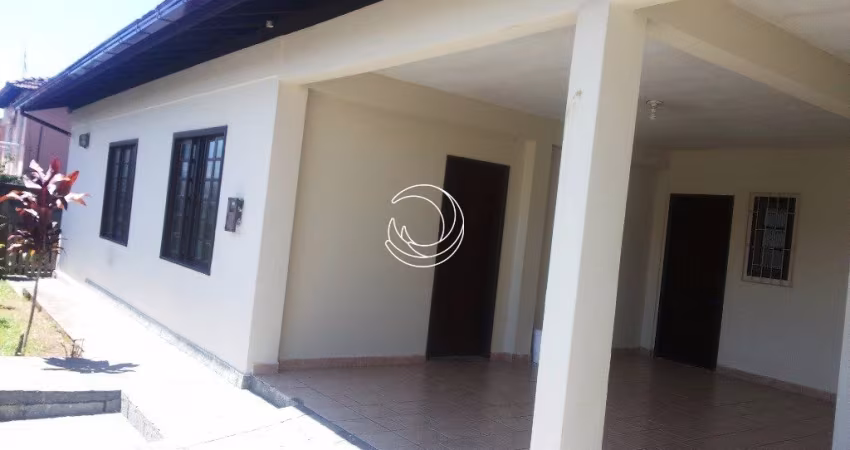 MARAVILHOSA CASA RESIDENCIAL DE 4 DORMITÓRIOS NA AGRONÔMICA