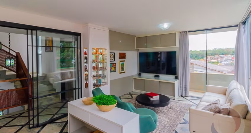 ÓTIMA CASA RESIDENCIAL DE 4 DORMITÓRIOS NA AGRONÔMICA