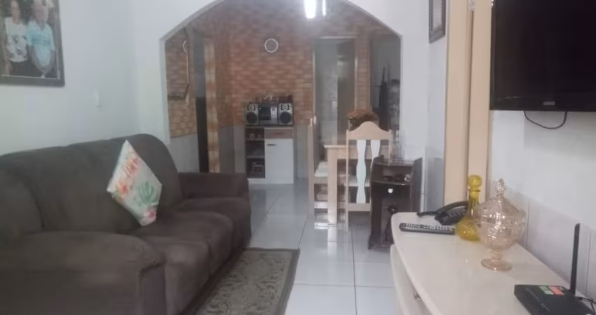 ÓTIMA CASA DE 3 DORMITÓRIOS NA TRINDADE