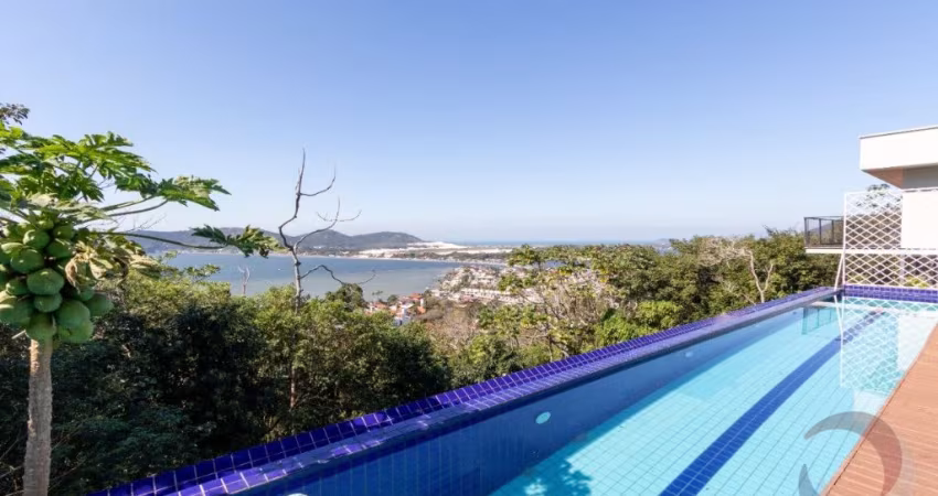 LINDA CASA RESIDENCIAL DE 4 DORMITÓRIOS NA LAGOA DA CONCEIÇÃO