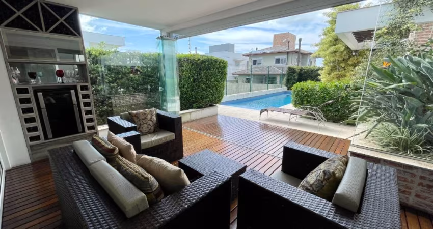 LINDA CASA RESIDENCIAL DE 4 DORMITÓRIOS NA LAGOA DA CONCEIÇÃO