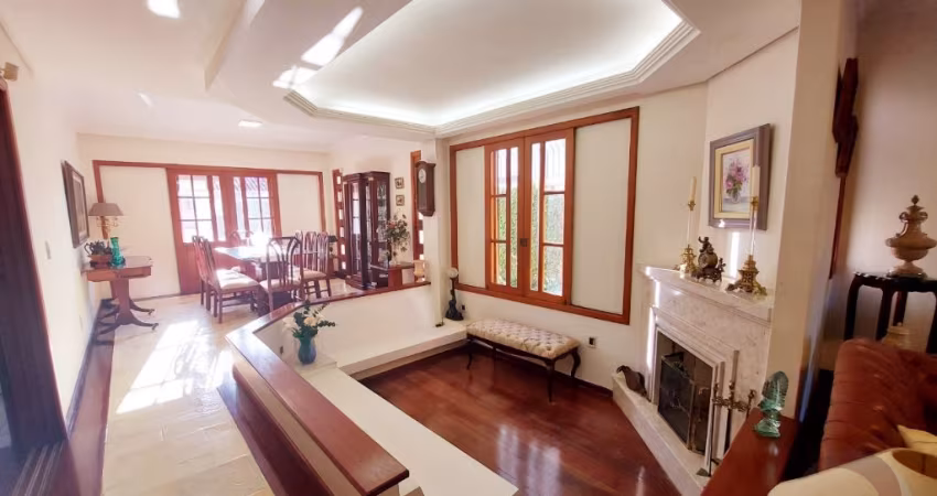 ÓTIMA CASA DE 6 DORMITÓRIOS NO CÓRREGO GRANDE