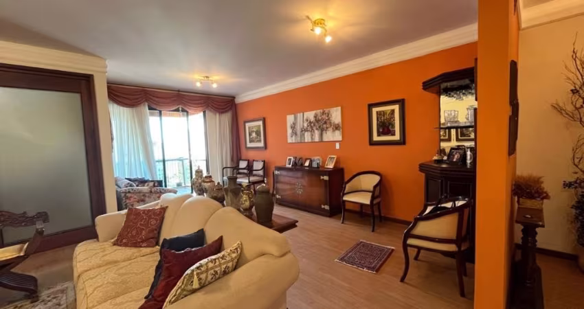ÓTIMO APARTAMENTO DE 4 DORMITÓRIOS NO CENTRO DE FLORIANÓPOLIS