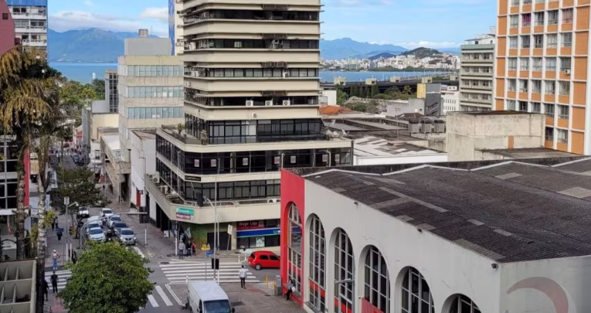 ÓTIMO APARTAMENTO DE 2 DORMITÓRIOS NO CENTRO