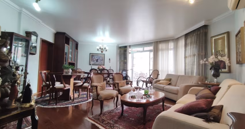 LINDO APARTAMENTO DE 4 DORMITÓRIOS NO CENTRO DE FLORIANÓPOLIS