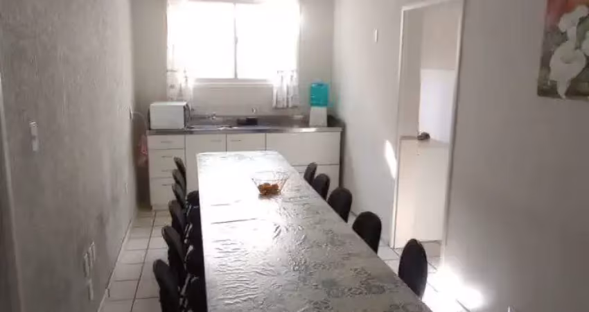 ÓTIMA CASA RESIDENCIAL DE 4 DORMITÓRIOS NO CENTRO DE FLORIANÓPOLIS