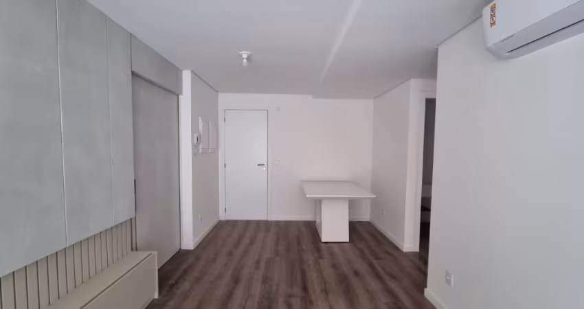 ÓTIMO APARTAMENTO DE 1 DORMITÓRIO NO CENTRO DE FLORIANÓPOLIS