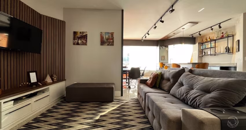 LINDO APARTAMENTO DE 4 DORMITÓRIOS NO CENTRO DE FLORIANÓPOLIS