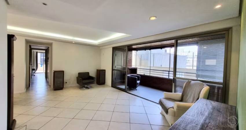 MARAVILHOSO APARTAMENTO DE 3 DORMITÓRIOS NO CENTRO DE FLORIANÓPOLIS