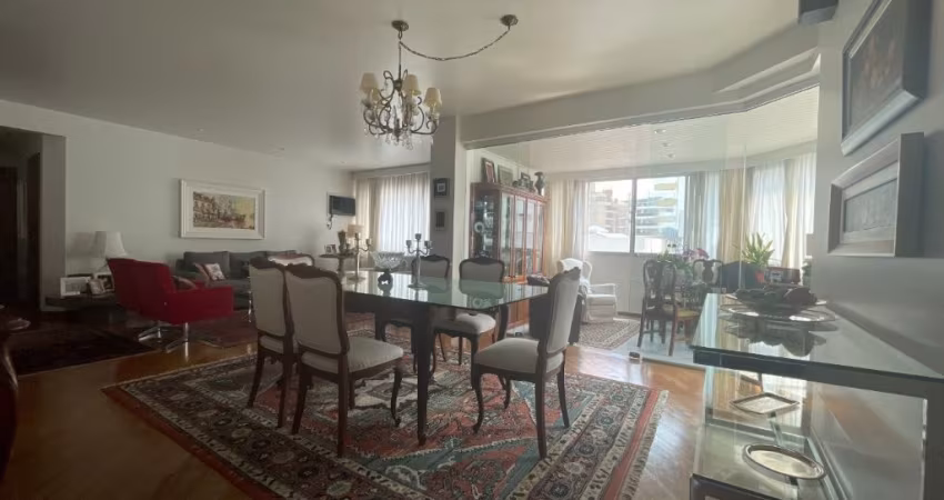 ÓTIMO APARTAMENTO DE 4 DORMITÓRIOS NO CENTRO DE FLORIANÓPOLIS