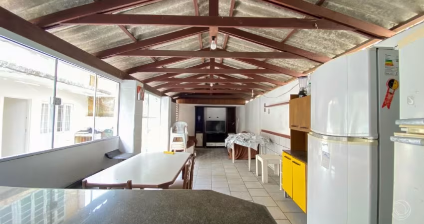 LINDA CASA RESIDENCIAL DE 10 DORMITÓRIOS NA TRINDADE