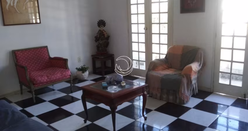 LINDA CASA RESIDENCIAL DE 3 DORMITÓRIOS NA TRINDADE