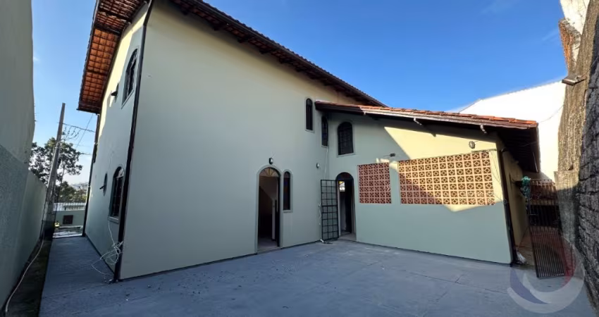 ÓTIMA CASA RESIDENCIAL DE 5 DORMITÓRIOS NO PANTANAL