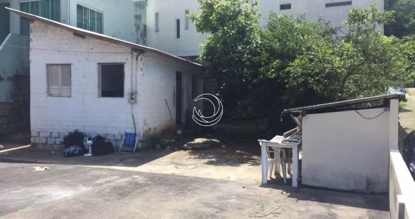 ÓTIMA CASA RESIDENCIAL DE 2 DORMITÓRIOS NO SACO DOS LIMÕES
