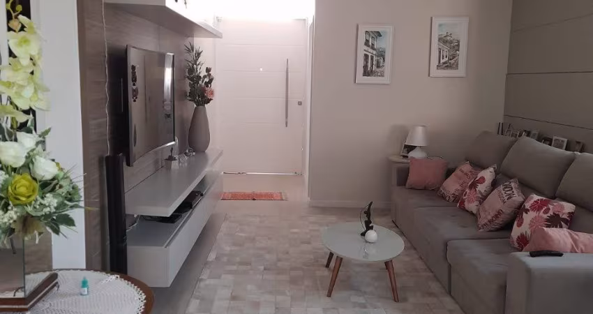 LINDA CASA RESIDENCIAL DE 4 DORMITÓRIOS NO CÓRREGO GRANDE