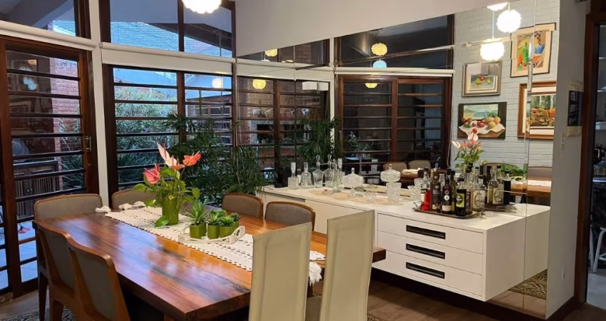 ÓTIMA CASA RESIDENCIAL DE 3 DORMITÓRIOS NO CÓRREGO GRANDE