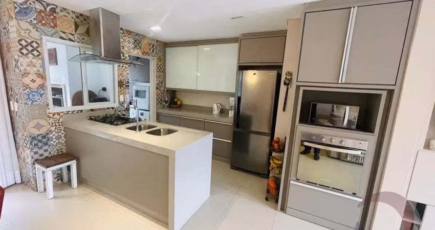 LINDA CASA RESIDENCIAL DE 3 DORMITÓRIOS EM SAMBAQUI