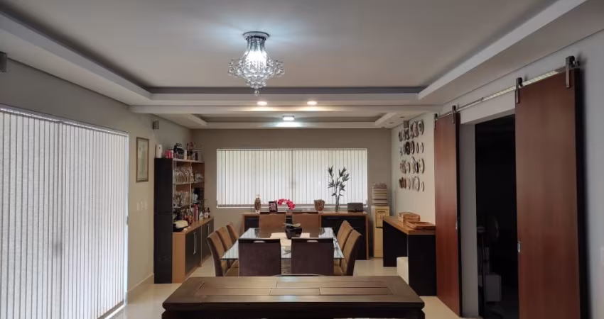 LINDA CASA RESIDENCIAL DE 6 DORMITÓRIOS EM CACUPÉ