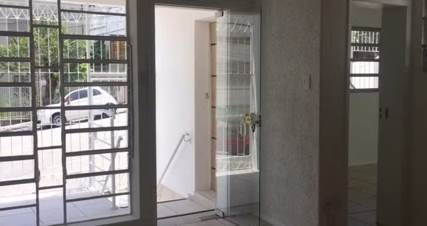 ÓTIMA CASA RSIDENCIAL DE 3 DORMITÓRIOS NO CENTRO DE FLORIANÓPOLIS
