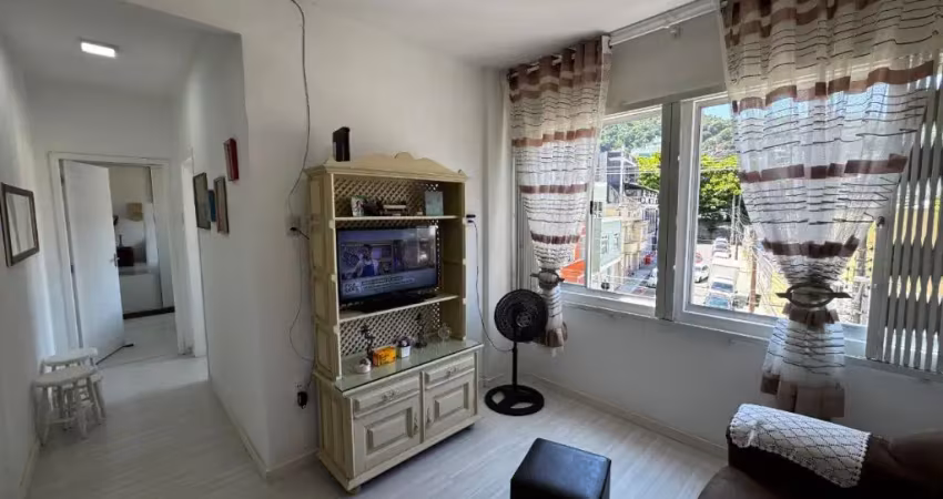 Ótimo apartamento de 2 dormitórios no centro de florianópolis