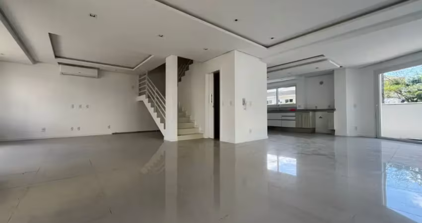 Maravilhosa casa residencial com 4 suítes na lagoa da conceição