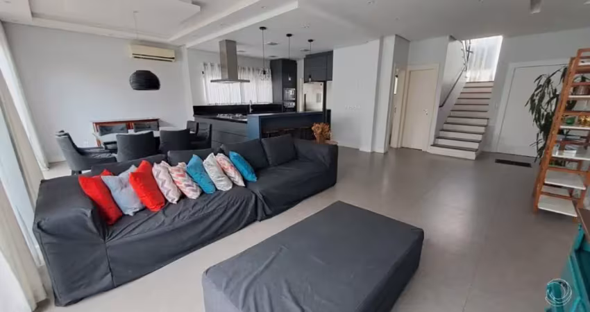 Casa com 3 quartos, sendo 1 suíte master na lagoa da conceição