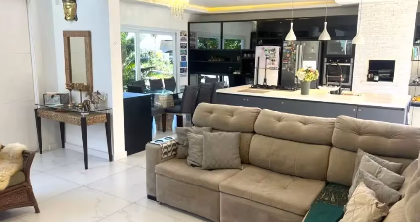 Linda casa residencial de 3 dormitórios no bairro rio tavares