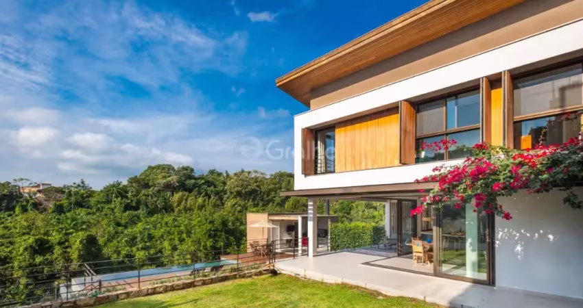 Maravilhosa casa com 4 quartos sendo 1 suíte no rio tavares em florianópolis