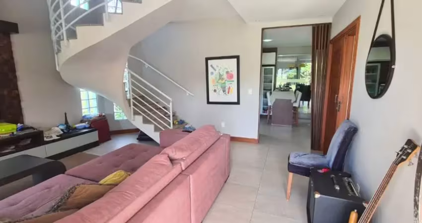 Maravilhosa casa com 4 suítes no bairro rio tavares em florianópolis
