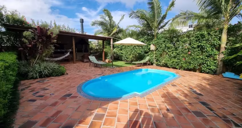 Maravilhosa casa residencial de 4 dormitórios no bairro campeche