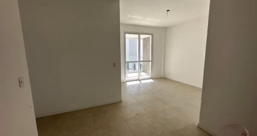 Maravilhoso apartamento de 3 dormitórios no bairro campeche