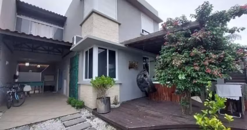 Casa com 3 dormitórios campeche com área churrasqueira e varanda coberta
