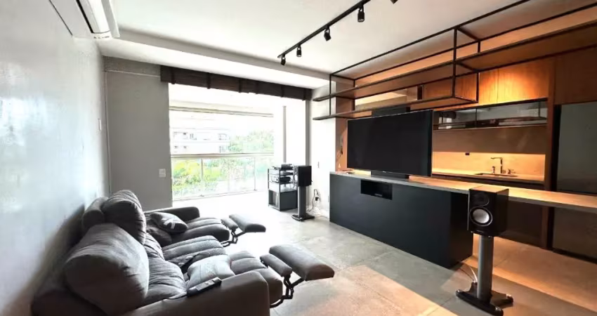Maravilhoso apartamento pé na areia com 2 suítes no campeche