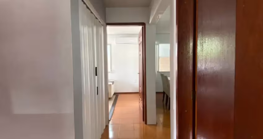 Ótima casa residencial com 3 quartos no bairro carianos em florianópolis