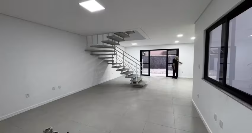 Linda casa geminada com 3 quartos no carianos, florianópolis