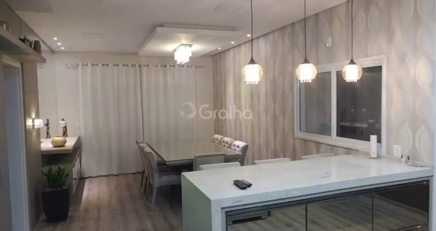 Linda casa de 196m² com 3 quartos sendo 1 suíte no carianos em florianópolis