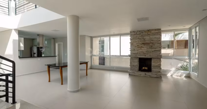 Casa de 342,88m² com 5 quartos sendo 3 suítes no morro das pedras