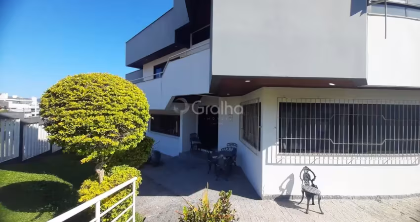 Linda casa de 357m² com 3 suítes no joão paulo em florianópolis