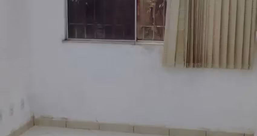 Apartamento com 2 quartos para alugar na Travessa Valdomiro Pereira Lima, 68, Vila Canária, Salvador