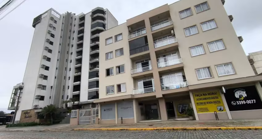 Apartamento com 3 quartos para alugar na Rua Jaraguá, Centro, Timbó