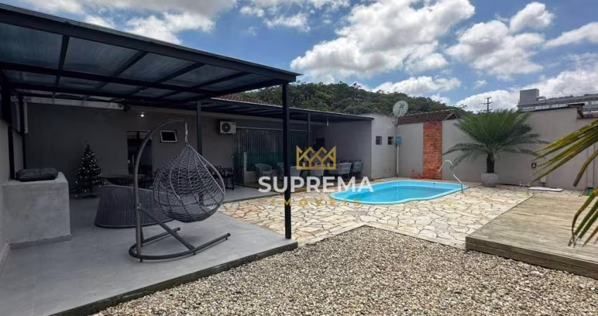 Casa com 3 dormitórios à venda, 159 m² por R$ 900.000,00 - Costa e Silva - Joinville/SC