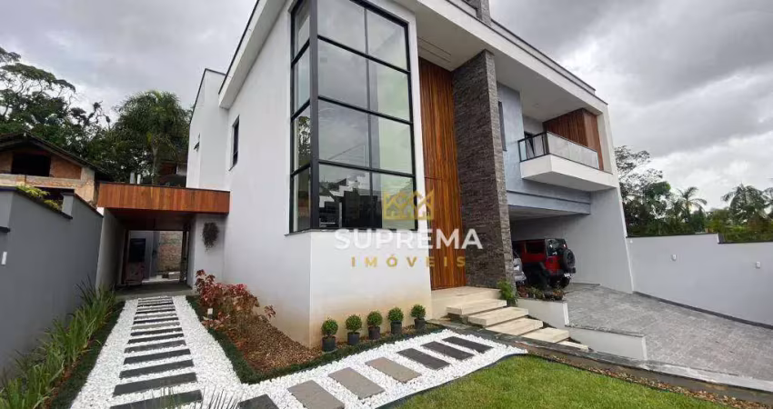 Casa com 4 dormitórios à venda, 353 m² por R$ 2.490.000 - América - Joinville/SC