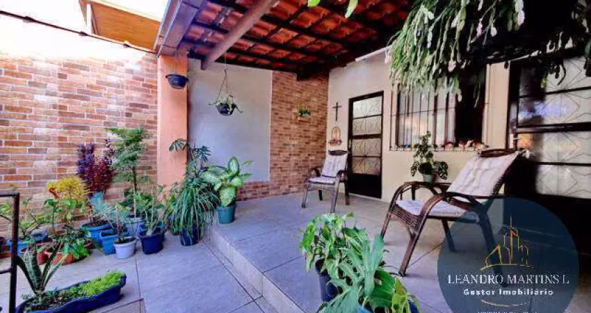 Casa com 2 quartos à venda na Avenida Um, --, Casa de Pedra, Volta Redonda