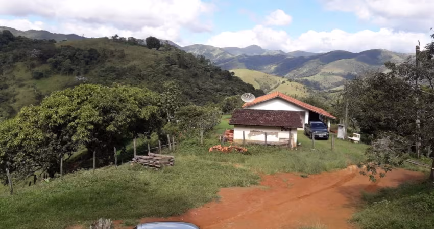 Sitio com 7 alqueires, Casa de 4 Dormitórios, Monteiro Lobato.