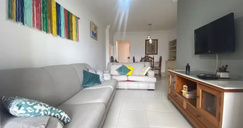 Amplo apartamento de 2 dormitórios com lazer completo na Ponta da Praia em Santos