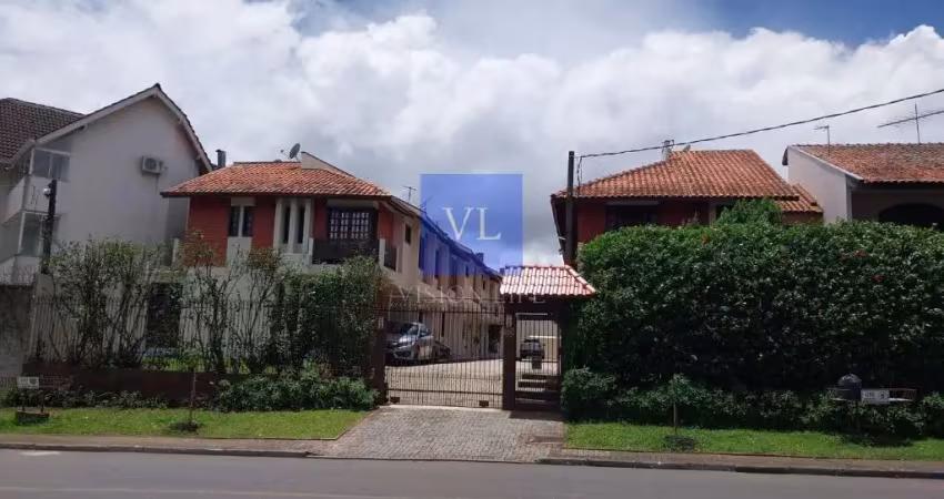 Elegante sobrado em condomínio no santa quitéria - curitiba/prcasa à venda, 4 quartos, 1 suíte, 2 salas, 3 banheiros, 3 vagas, 200m²venha conhecer seu novo lar!