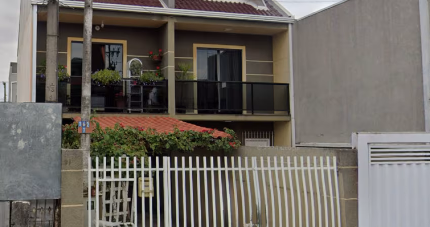 Sobrado Triplex com 03 Quartos - Sítio Cercado