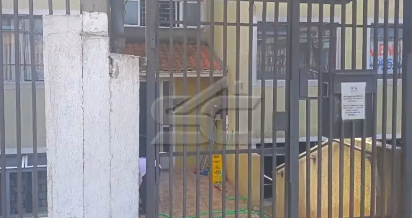 Kitnet / Stúdio à venda na Rua Francisco Derosso, Alto Boqueirão, Curitiba