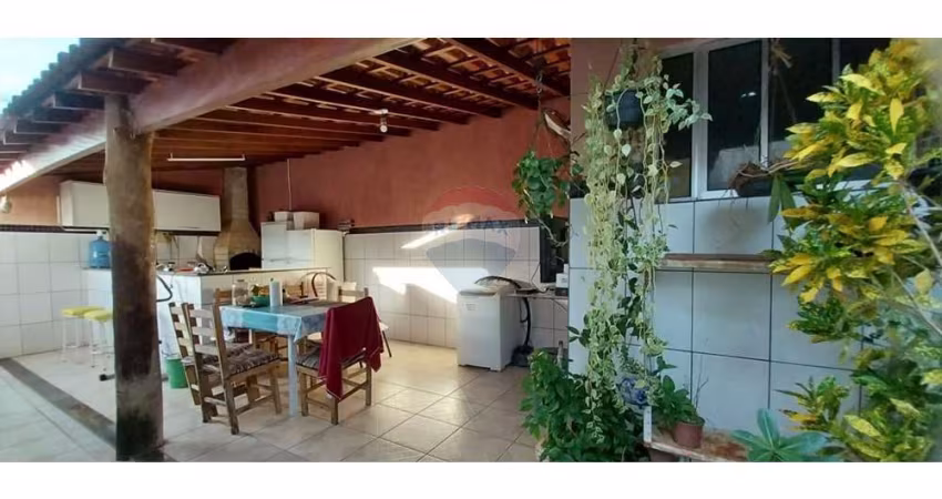 CASA A VENDA COM 3 QUARTOS E VARANDA GOURMET