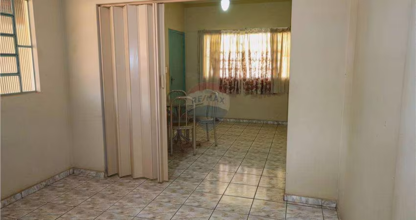 Casa a Venda, excelente localização no Bairro Novo Paraiso...